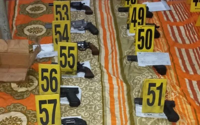 Decomisan armas de fuego y más de cinco mil municiones 