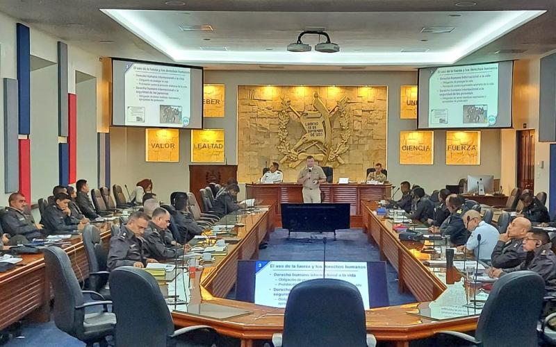 Ministerio de la Defensa realizó seminario sobre Derechos Humanos.