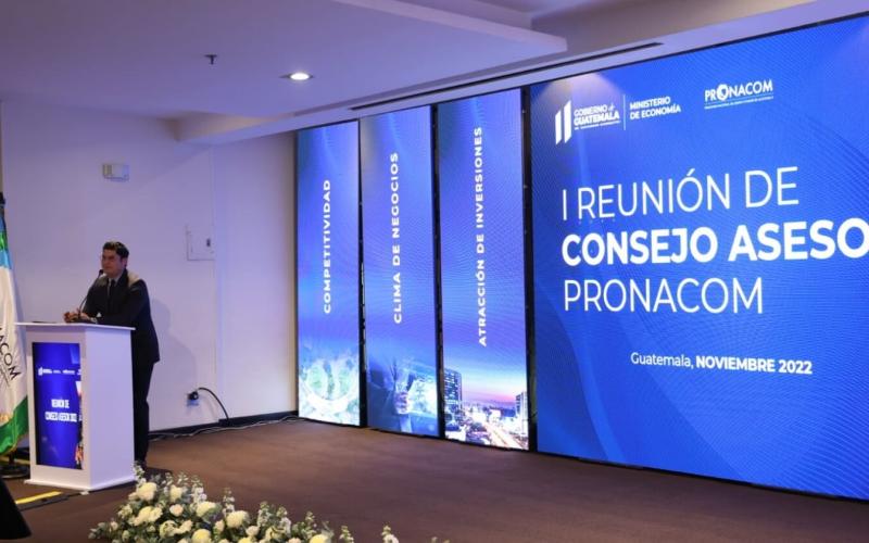 Ministro de Economía, Janio Rosales, presenta los lineamientos estratégicos del MINECO durante reunión de Consejo Asesor de PRONACOM
