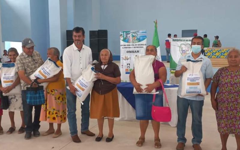 MAGA entrega semilla fortificada de maíz a miles de agricultores en Petén 