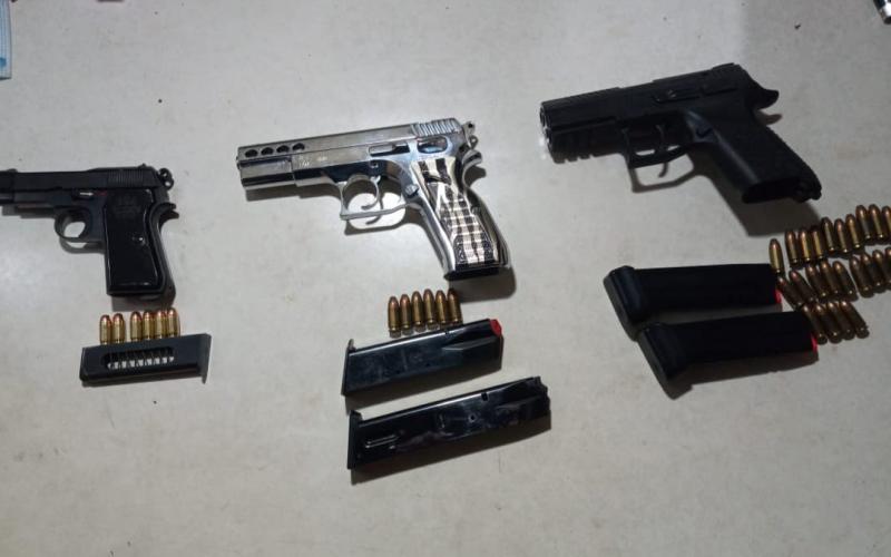 Investigadores localizan armas y municiones en viviendas allanadas en  zona 18
