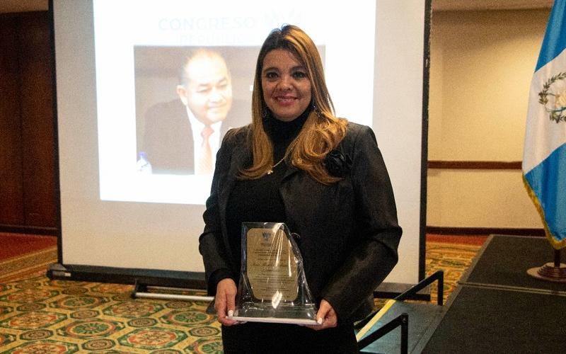 Directora de Onsec recibe reconocimiento