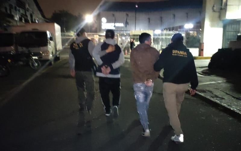Investigadores de DIPANDA capturan a dos personas por extorsión