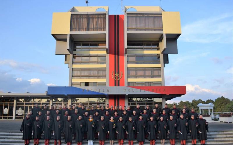 Escuela Politécnica incorpora becas universitarias en 8 licenciaturas más. 