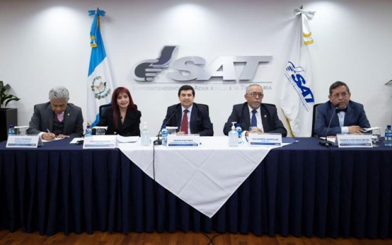 El Superintendente de Administración Tributaria (SAT), Marco Livio Díaz Reyes, fue confirmado en su cargo