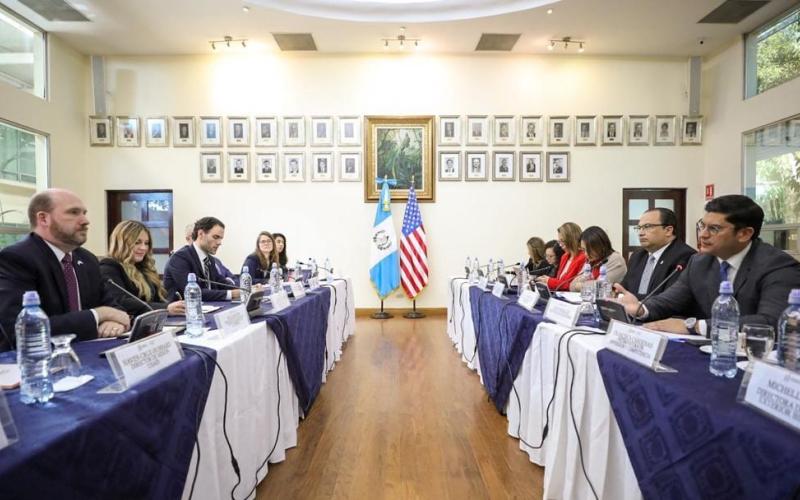 Ministro se reúne con embajada de Estados Unidos