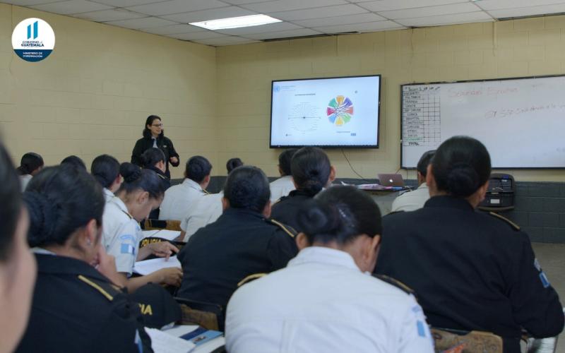 Fortalecen conocimientos del personal policial que labora en oficinas de atención a la víctima