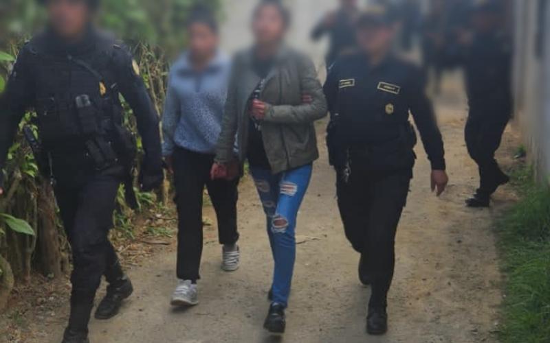 Presuntos implicados en ataque a bus extraurbano poseían armamento