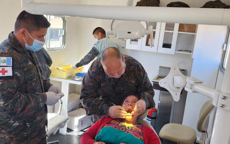 Ejército de Guatemala realiza jornadas médicas y odontológicas en Tajumulco e Ixchiguán.
