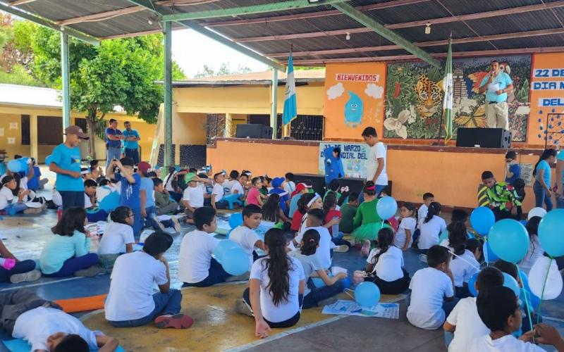 Celebran con estudiantes de El Progreso el día del agua y de los bosques