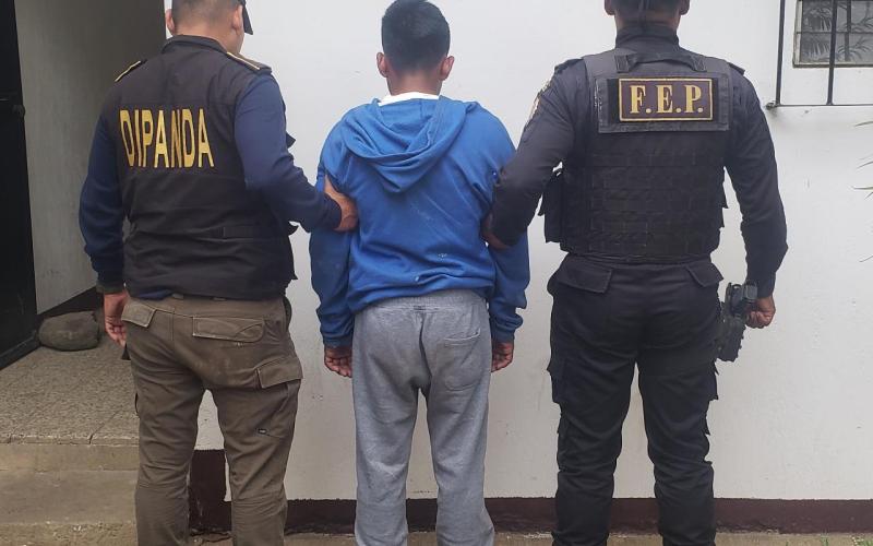 Dipanda captura a adolescentes por portación ilegal de arma de fuego y extorsión 