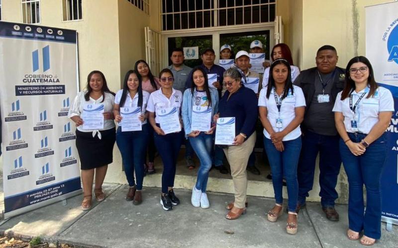 Técnicos ambientales de las 14 municipalidades de Petén capacitados en el Reglamento 164-2021