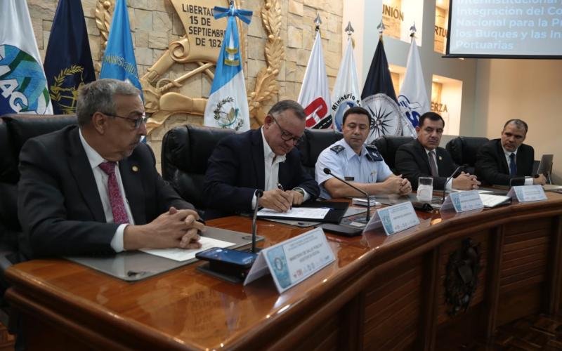Convenio interinstitucional garantiza protección y seguridad marítima en el país