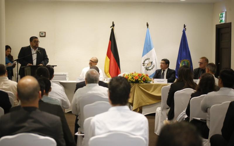 Presentan el proyecto: aprovechamiento del calor geotérmico para la deshidratación de alimentos en Mesón San Michkael, Amatitlán, Guatemala