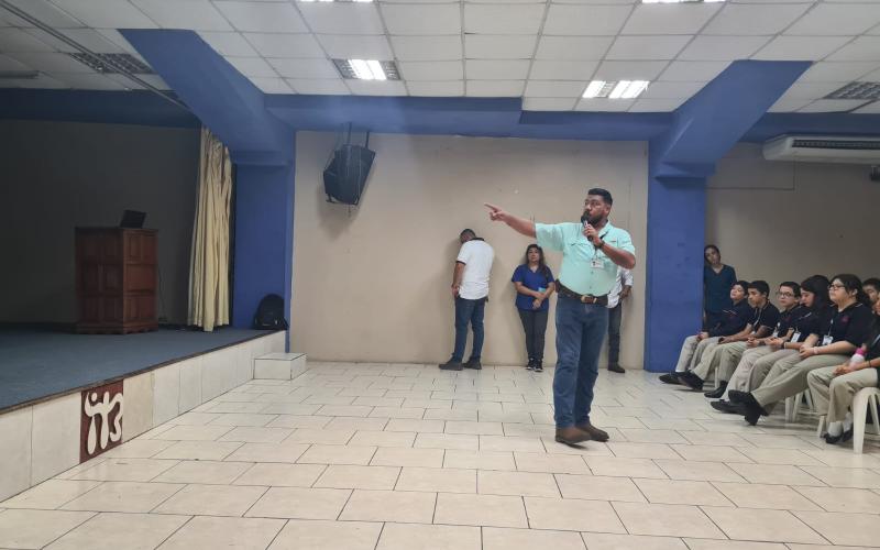 Estudiantes de Jutiapa se involucran en la aplicación del Reglamento 164-2021