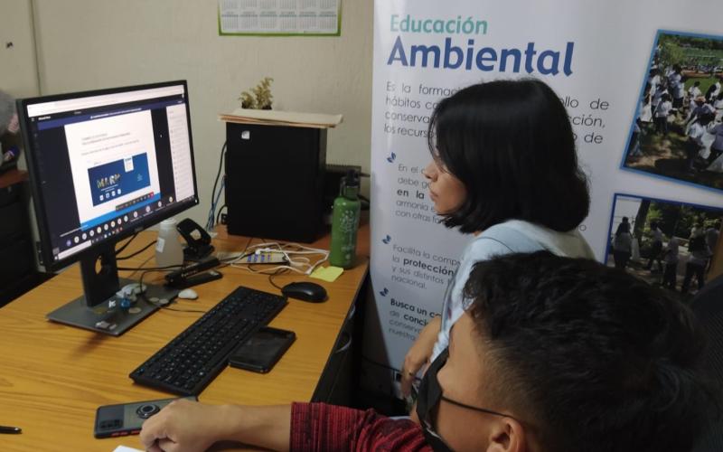 Personal de salud en San Pedro Ayampuc recibe el diplomado ambiental del MARN