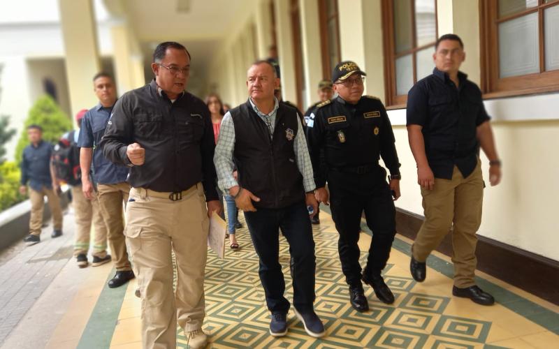 Más de 14 mil policías serán beneficiados con el servicio de alimentación