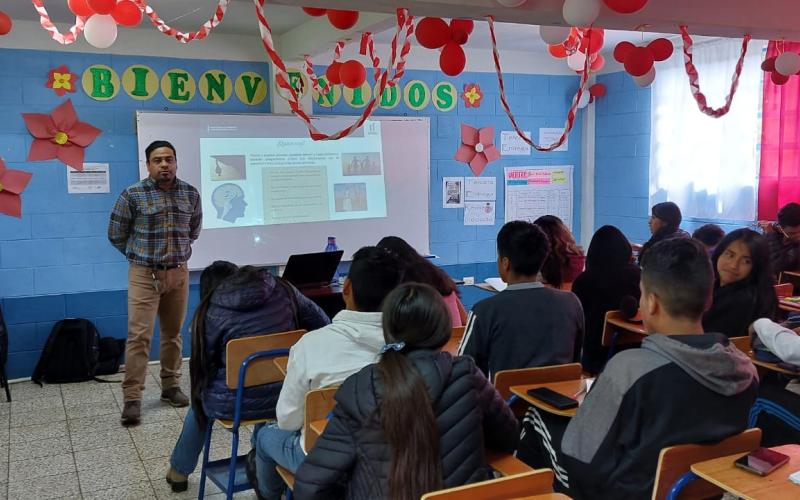 Jóvenes de San Marcos aprenden sobre la importancia del medio ambiente en su entorno