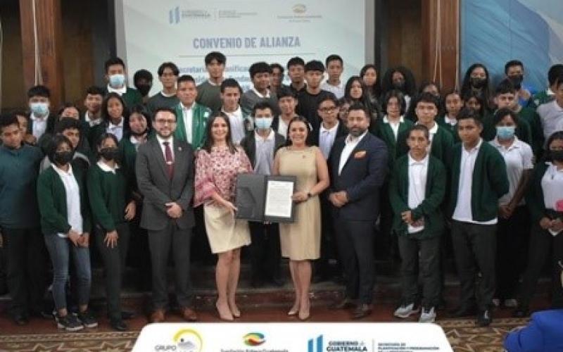 Convenio entre SEGEPLAN y Azteca.