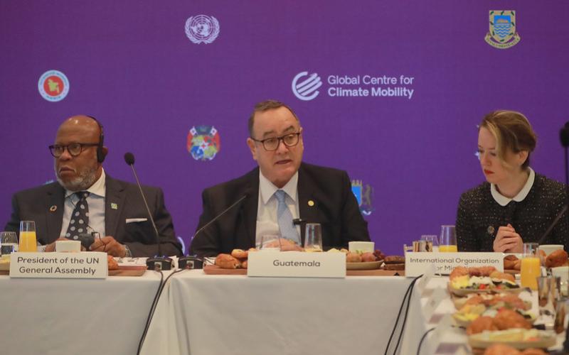 Presidente Giammattei participa en cumbre sobre movilidad climática