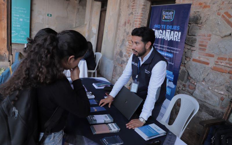 Acercan oferta educativa a guatemaltecos de la región Centro