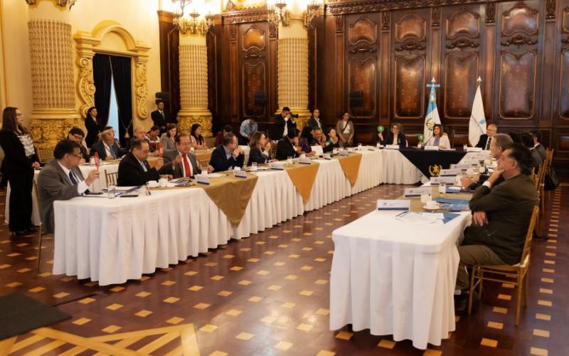 La vicepresidenta de la República, Karin Herrera y la ministra de Economía, Gabriela García, presidieron la segunda reunión del GABECO del año.