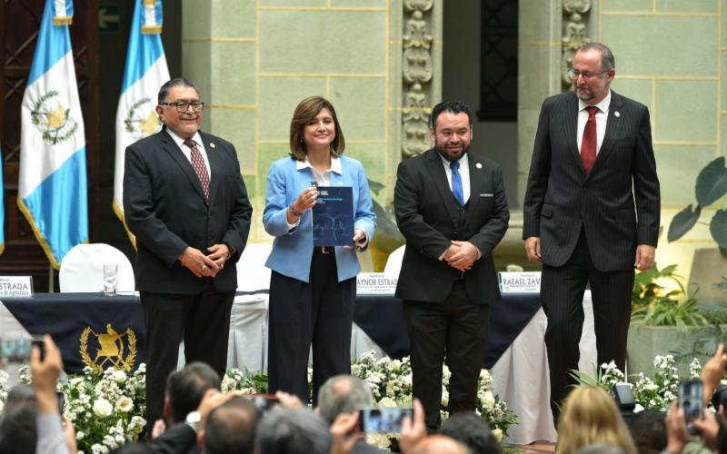 Vicepresidenta Karin Herrera