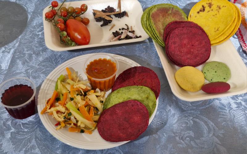 Educadoras de Hogar Rural en Quiché apoyan en la elaboración de menú escolar