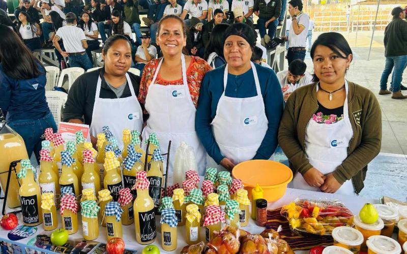 Frutas: base del emprendimiento para emprendedoras de Santa Catarina Pinula