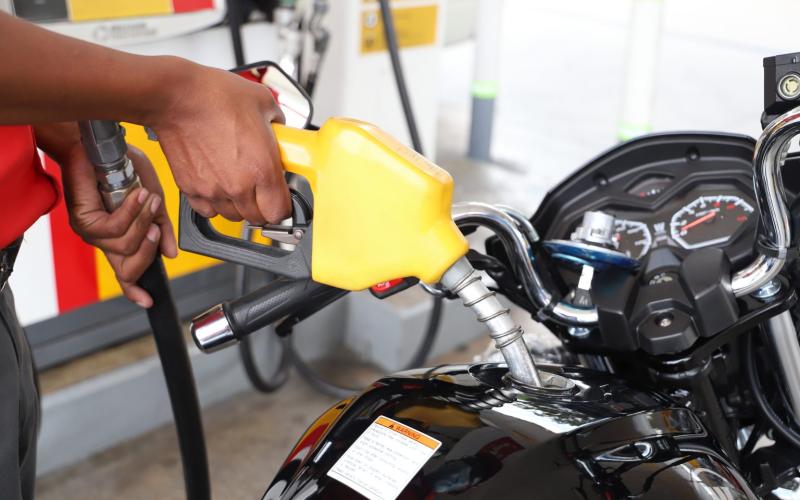 Precios de los combustibles mantienen una tendencia a la baja
