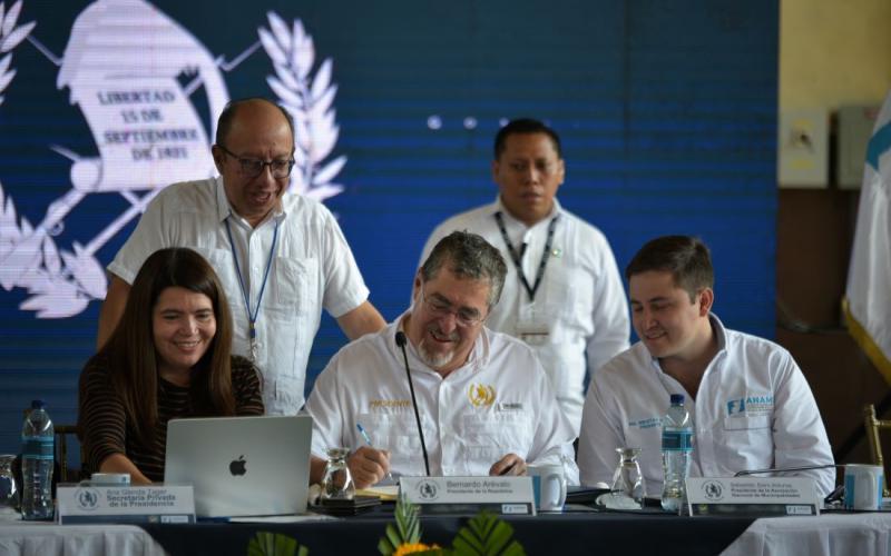 Reunión del presidente Bernardo Arévalo con los alcaldes de Huehuetenango