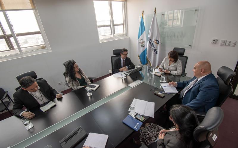 Primera reunión de acercamiento entre SEGEPLAN y Mineduc.