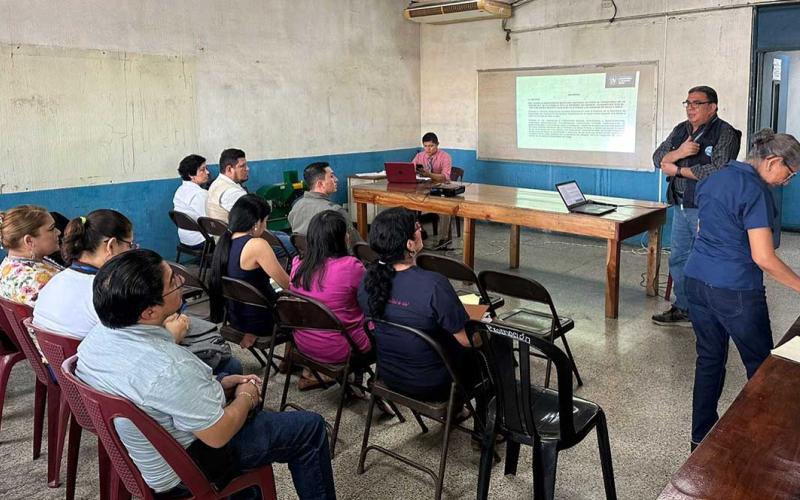 Reunión interinstitucional para combatir el dengue en Retalhuleu