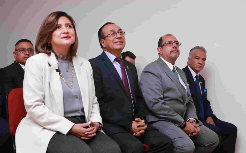 En un esfuerzo por fomentar el aprendizaje entre los jóvenes y estimular su formación integral, la Dirección General de Radiodifusión y Televisión Nacional Radio TGW organizó después 15 años el concurso “Olimpiadas W”, en donde jóvenes estudiantes fueron los conductores del programa. 