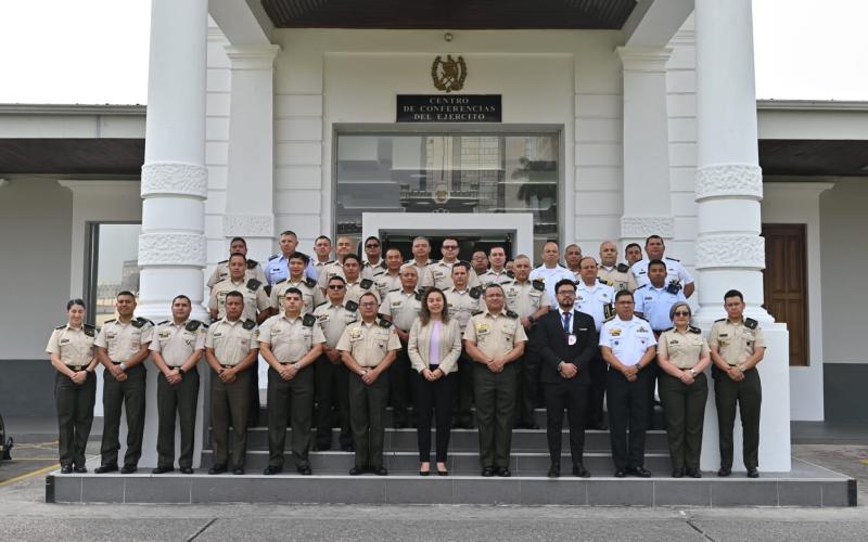 Ejército de Guatemala realiza taller sobre el “Uso de la fuerza y principios humanitarios”.