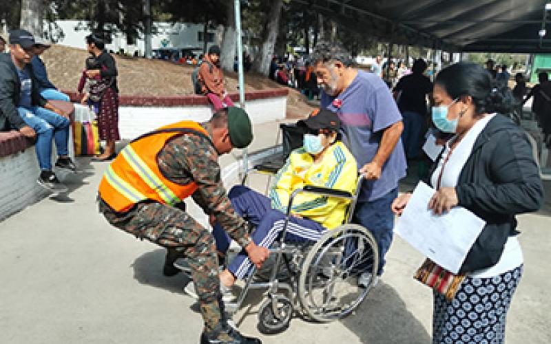 Quinta Brigada de Infantería "MGS" apoyó jornada médica oftalmológica en Huehuetenango