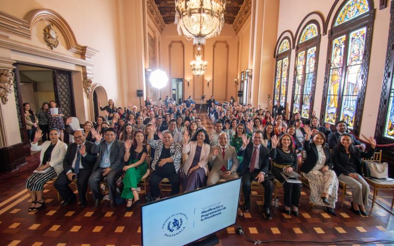 Equipo de las Direcciones de Cooperación de instituciones gubernamentales.