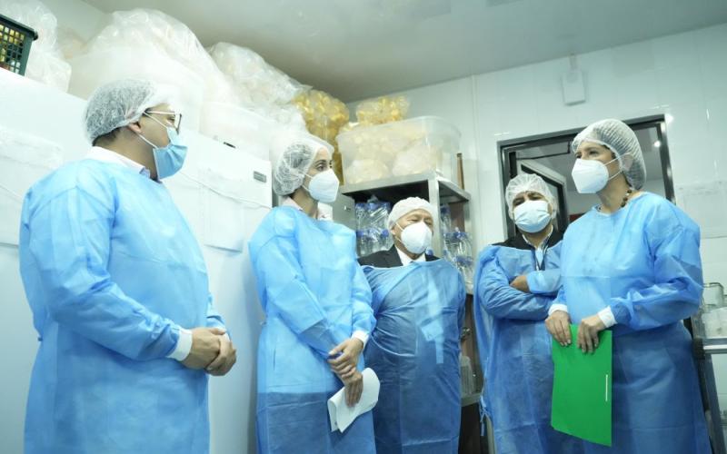 En el país existen 14 bancos de leche materna, uno de ellos en el Hospital Roosevelt.