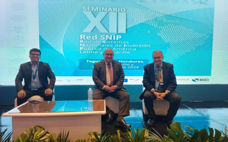Delegación guatemalteca conformada por personal de la Subsecretaría de Inversión para el Desarrollo. 