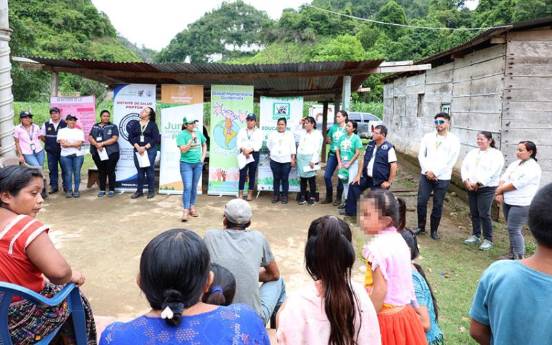 Realizan feria de servicios en San Miguel, Poptún