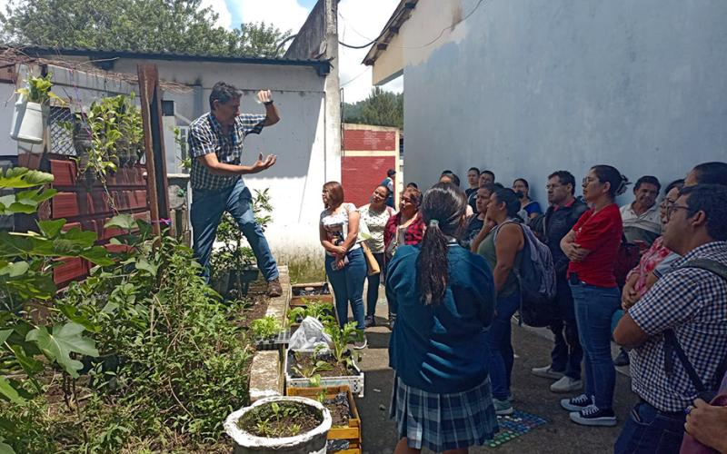 Se impulsa la agricultura urbana en escuelas de Amatitlán y Villa Nueva