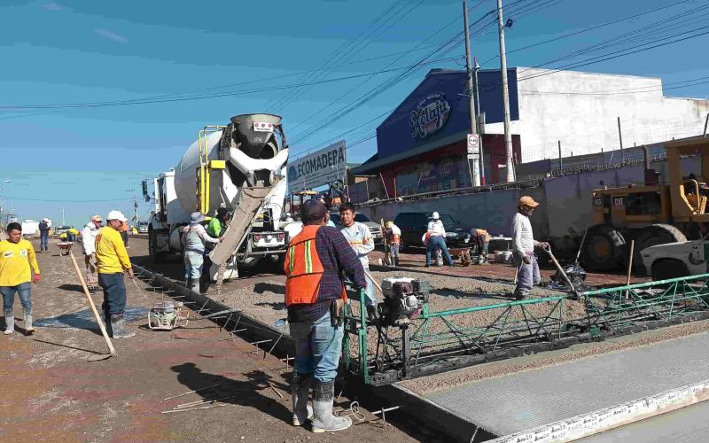 El Ministerio de Comunicaciones, Infraestructura y Vivienda (CIV) informa que la construcción del paso a desnivel (PAD) en la Ruta Nacional 1, frente al Organismo Judicial de Quetzaltenango, un proyecto que fue paralizado por más de un año bajo la administración anterior, ha sido reactivado.