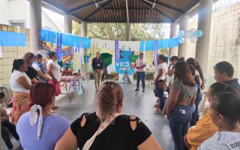 Los padres de adolescentes en conflicto con la Ley Penal se reunieron para el taller sobre el alcoholismo y celebrar la Independencia