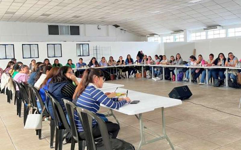 Los Técnicos Administrativos Financieros y directores departamentales aprendieron el uso de la Tarjeta de Compras Institucional.
