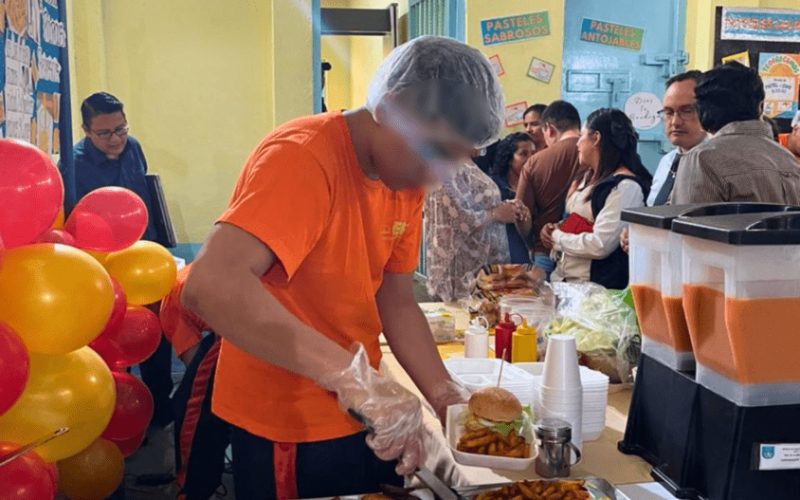 Los adolescentes del CER-1 presentaron sus ideas de emprendimiento en su seminario.