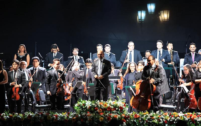 Concierto culmina actividades por el 80 aniversario de la Revolución