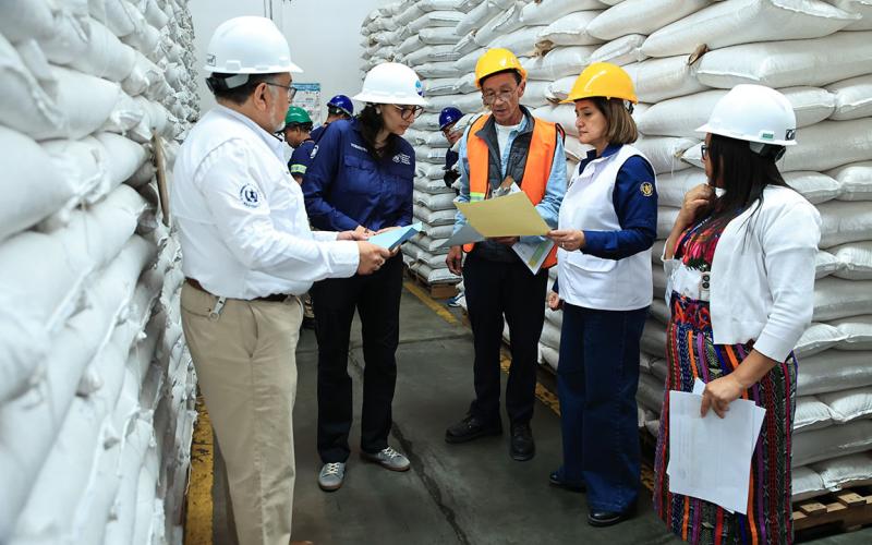 Supervisan las bodegas de reserva estratégica de granos básicos de Chimaltenango