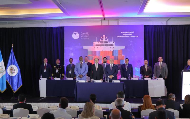 fotografía oficial de la comisión portuaria nacional 