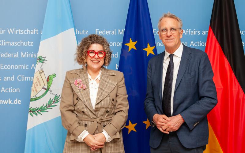 Ministra de economía realizó comisión oficial en Alemania