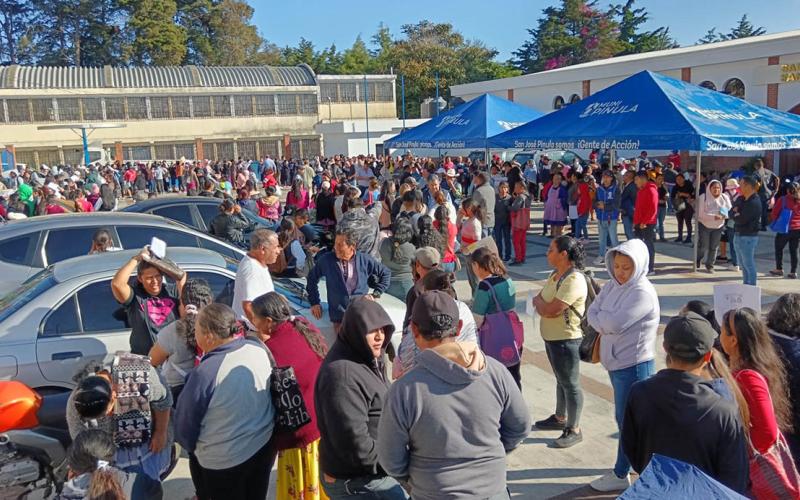 Familias de El Tejar, Pochuta, Santa Ana y San José Pinula reciben alimentos